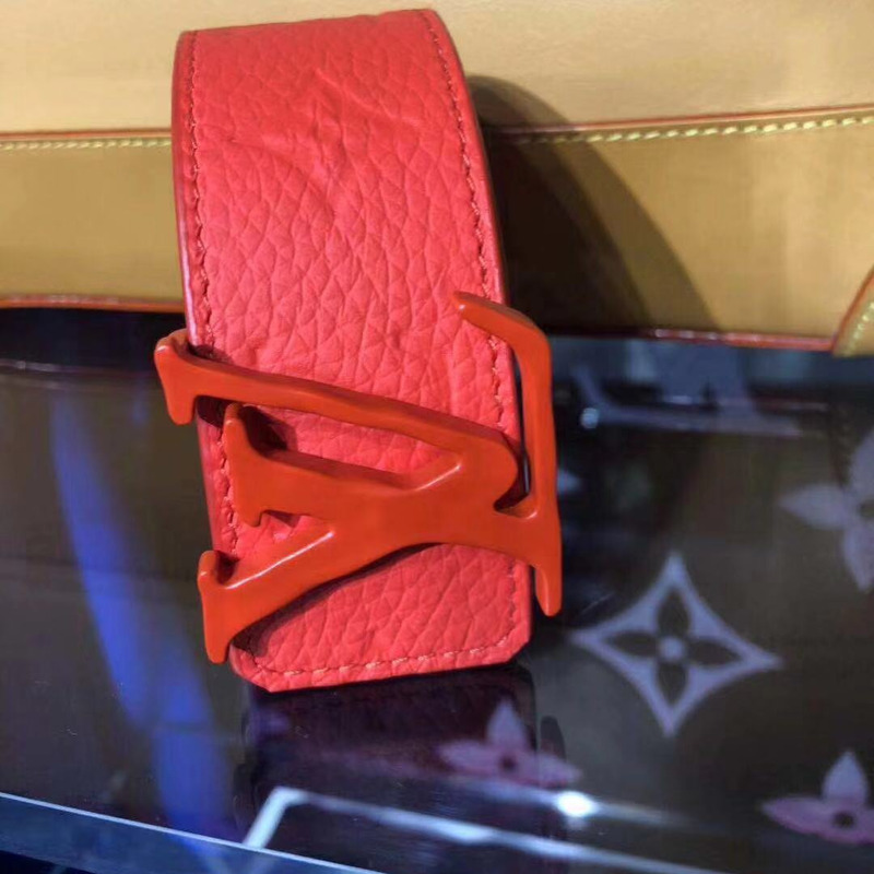 l**is V*t*n reverso belt in red