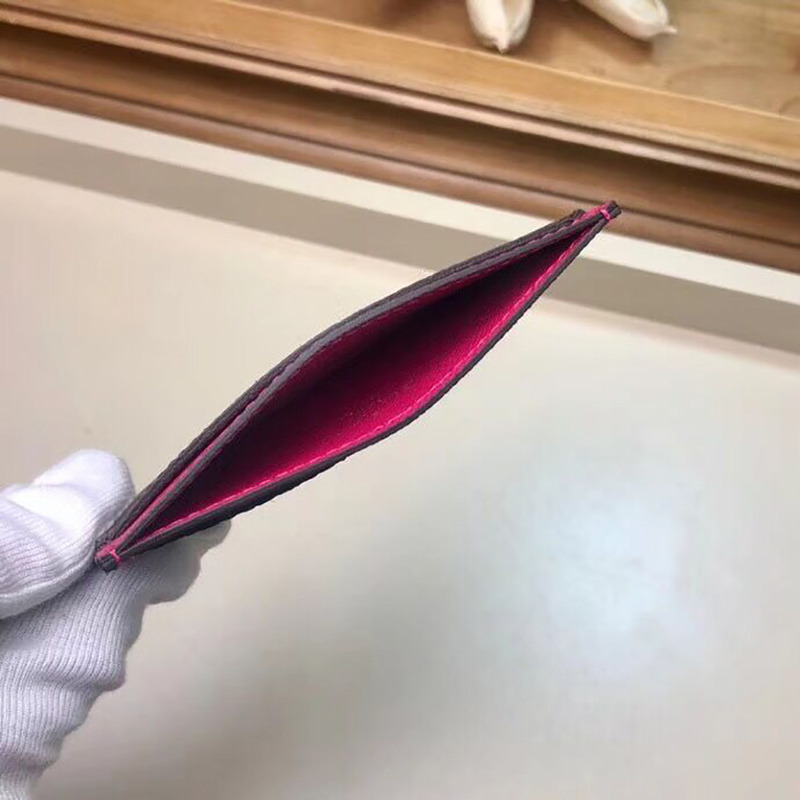 l**is V*t*n card holder