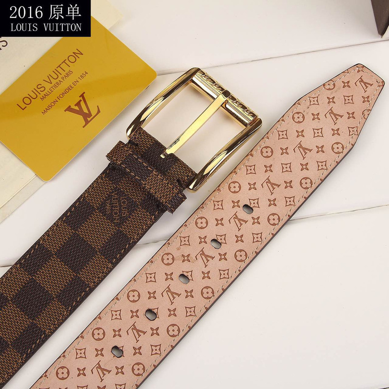 l**is V*t*n bucket belt