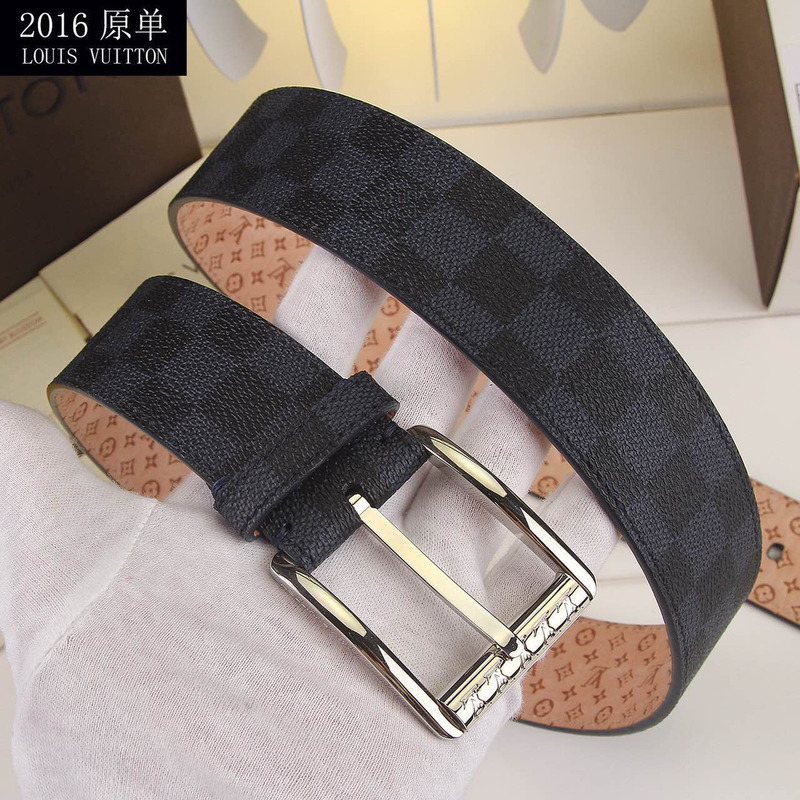 l**is V*t*n bucket belt