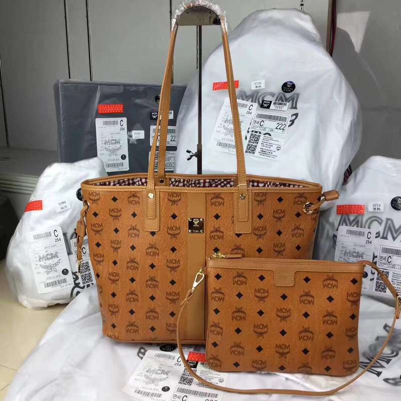 MCM Reversible Liz Shopper in Visetos Bag in Cognac