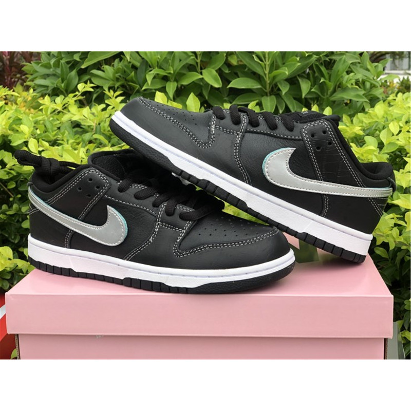 Di*m*nd x nike sb dunk low "black" bv1310 001 sneakers men women