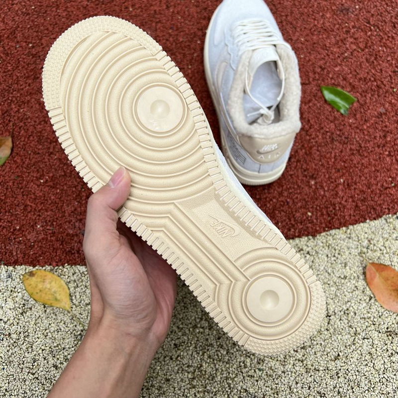 Nike Air Force 1 low light khaki plush 07 LV8 DO7195 025 Sneakers Men Women