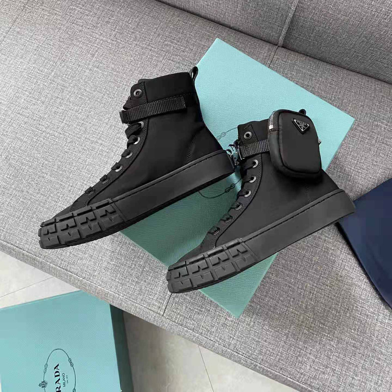 Pra*a strapped pouch lace-up boots